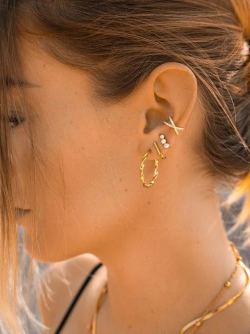 Twisted Hoop Ohrringe 5 Twisted Hoop Ohrringe – Bild 3