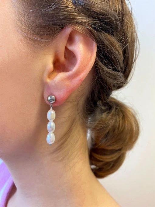 Cheerful String Ohrringe Silber 4 Cheerful String Ohrringe Silber – Bild 2