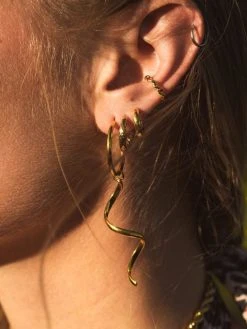 SMOOTH HOOP SMALL OHRRINGE GOLD 10 SMOOTH HOOP SMALL OHRRINGE GOLD -Günstiges Kette Geschäft SMOOTH HOOP small OHRRINGE4 510x680 1